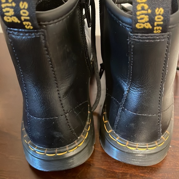 Dr. Martens with soles bouncing shoes size 3 - Picture 4 of 9